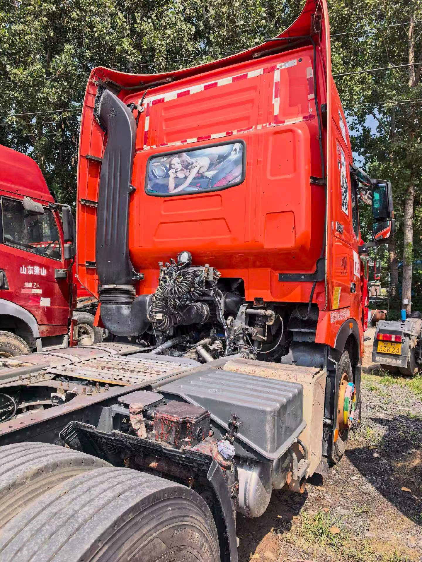 Side view of used 2021 HOWO T7 heavy‑duty truck
