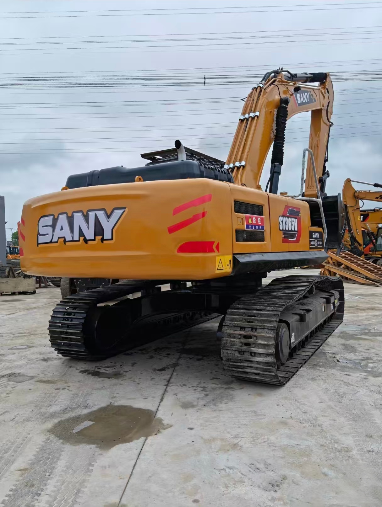 SANY SY365H excavator body and boom in good condition for sale