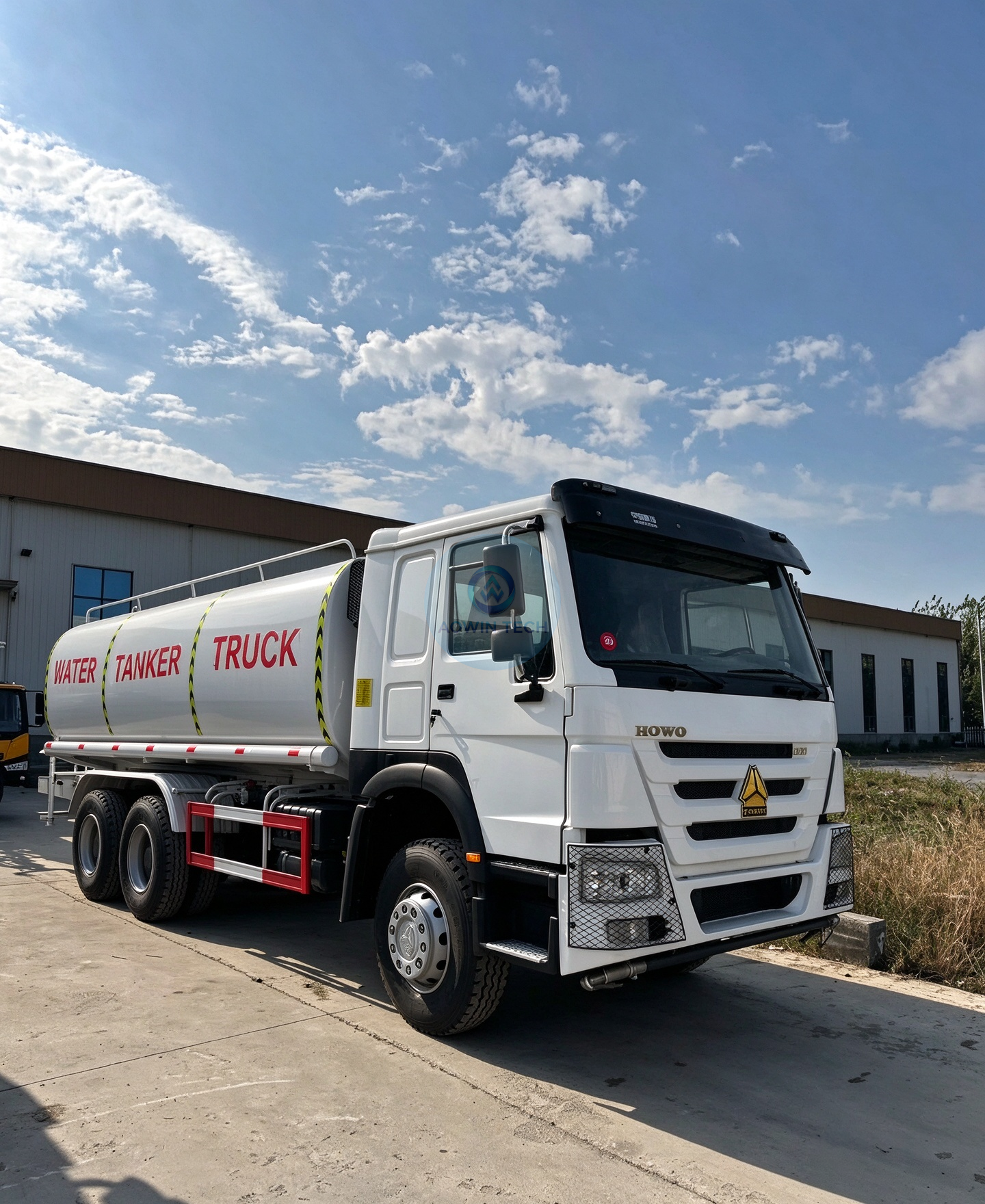 Howo 6x4 water sprinkler truck side view, used water tanker for sale