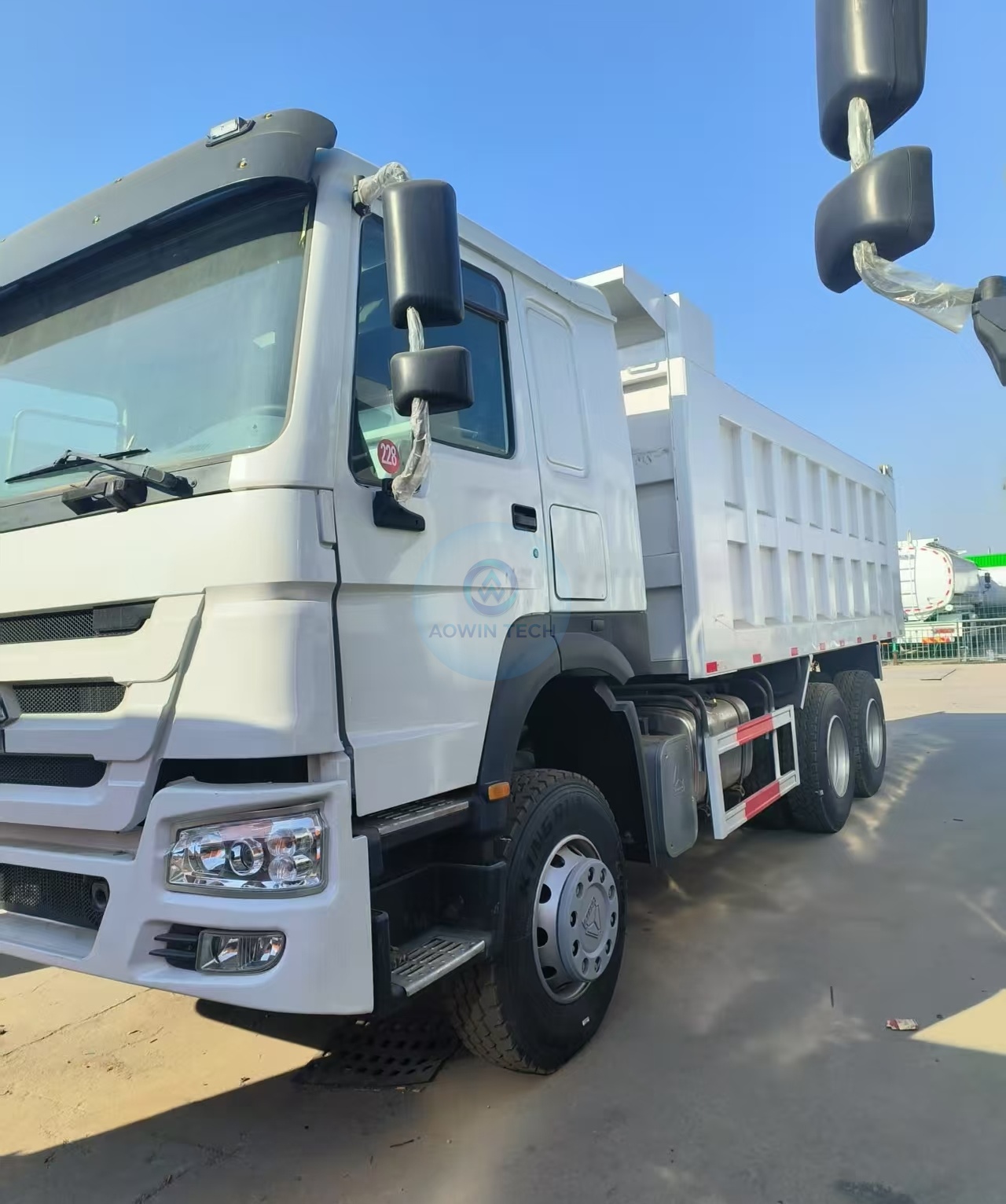 Howo 6x4 tipper dump truck side view, used dump truck for sale